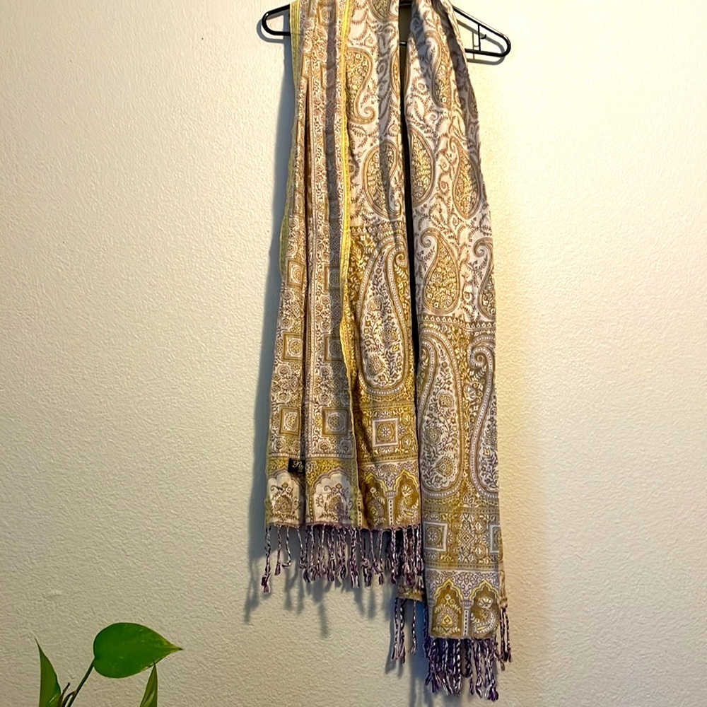 Pashmina scarf